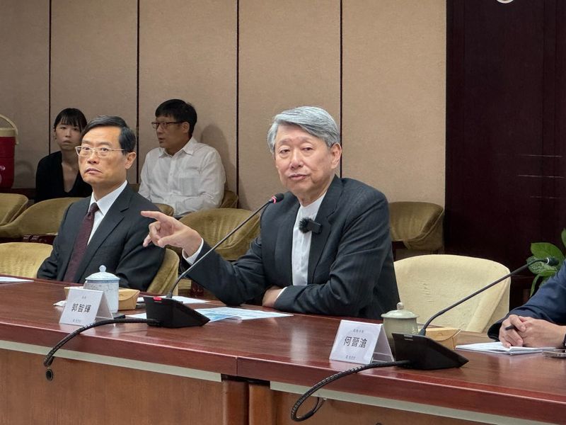經濟部長郭智輝稱四接必推動、沒有替代方案 反四接團體氣炸回應