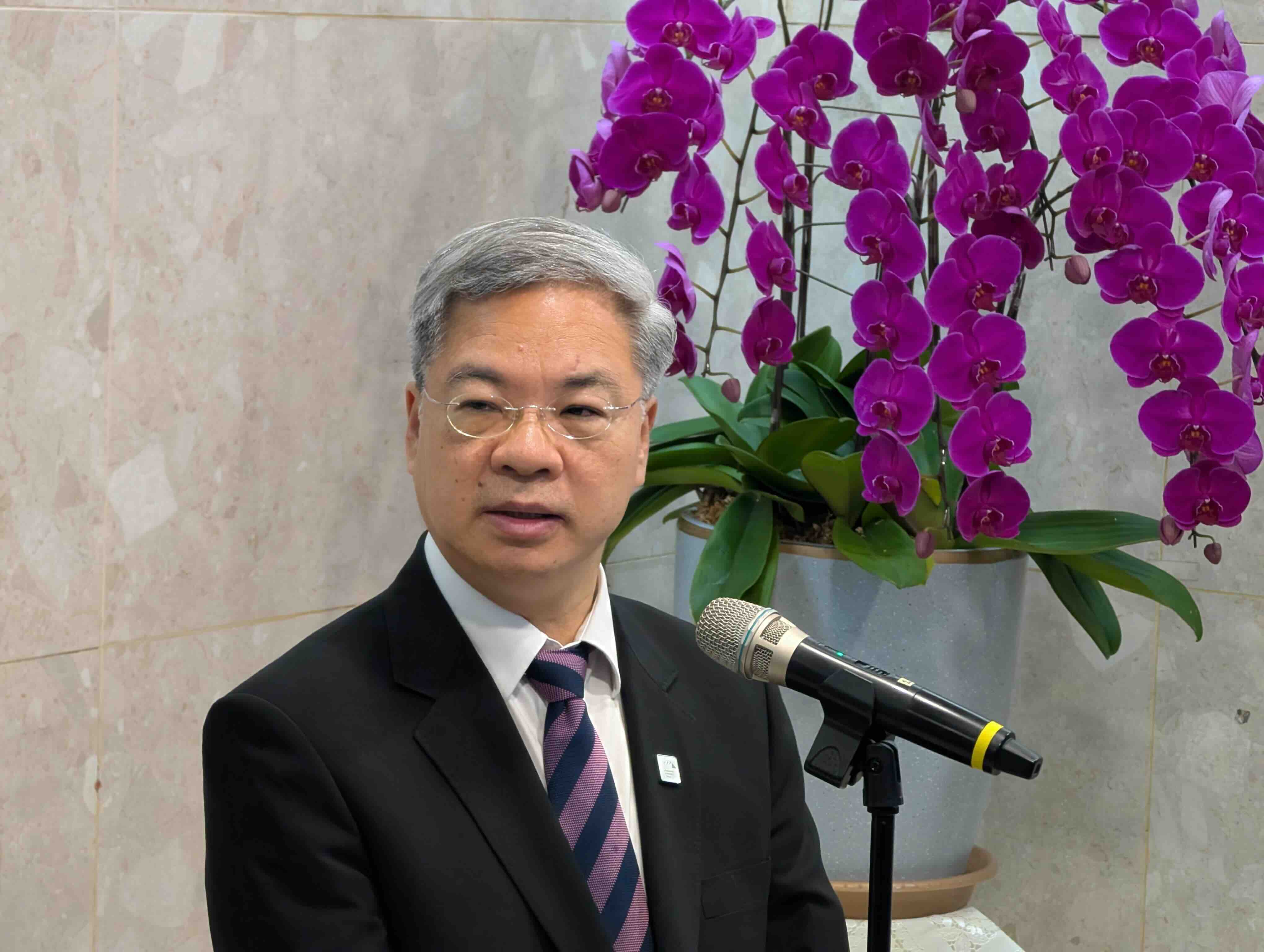 經濟部長龔明鑫回應追加預算、欣興電子產地爭議、美國半導體關稅等議題。攝影:陳昭宏