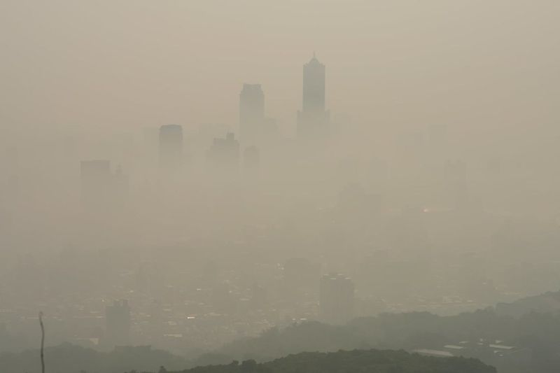 高屏上月空品沒一天綠燈 環團批緊急應變門檻過高 排放大戶管不到