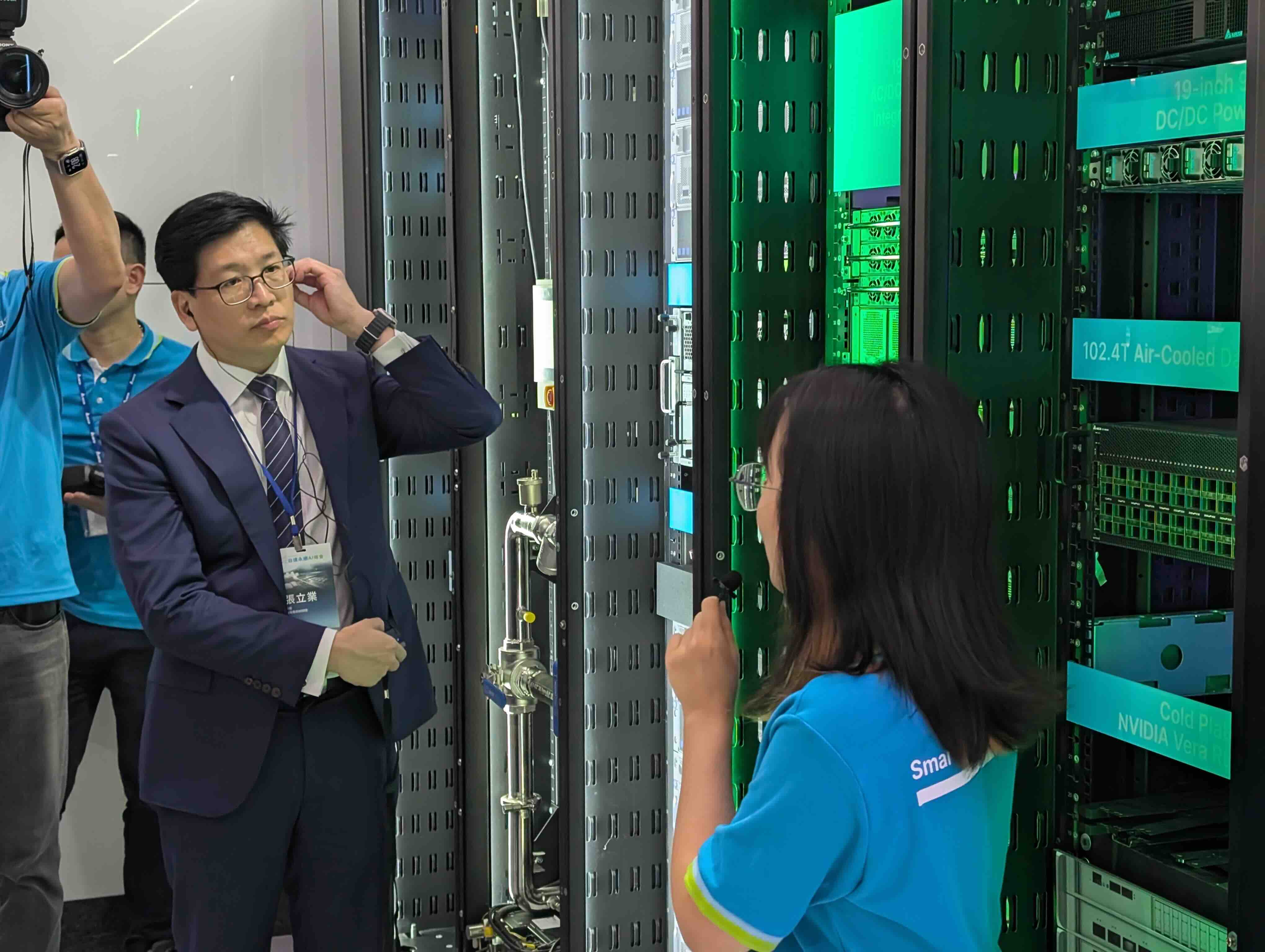 台達台灣業務總經理張立業表示,許多資料中心規模已經來到1GW或以上,散熱需靠液冷技術。攝影:陳昭宏