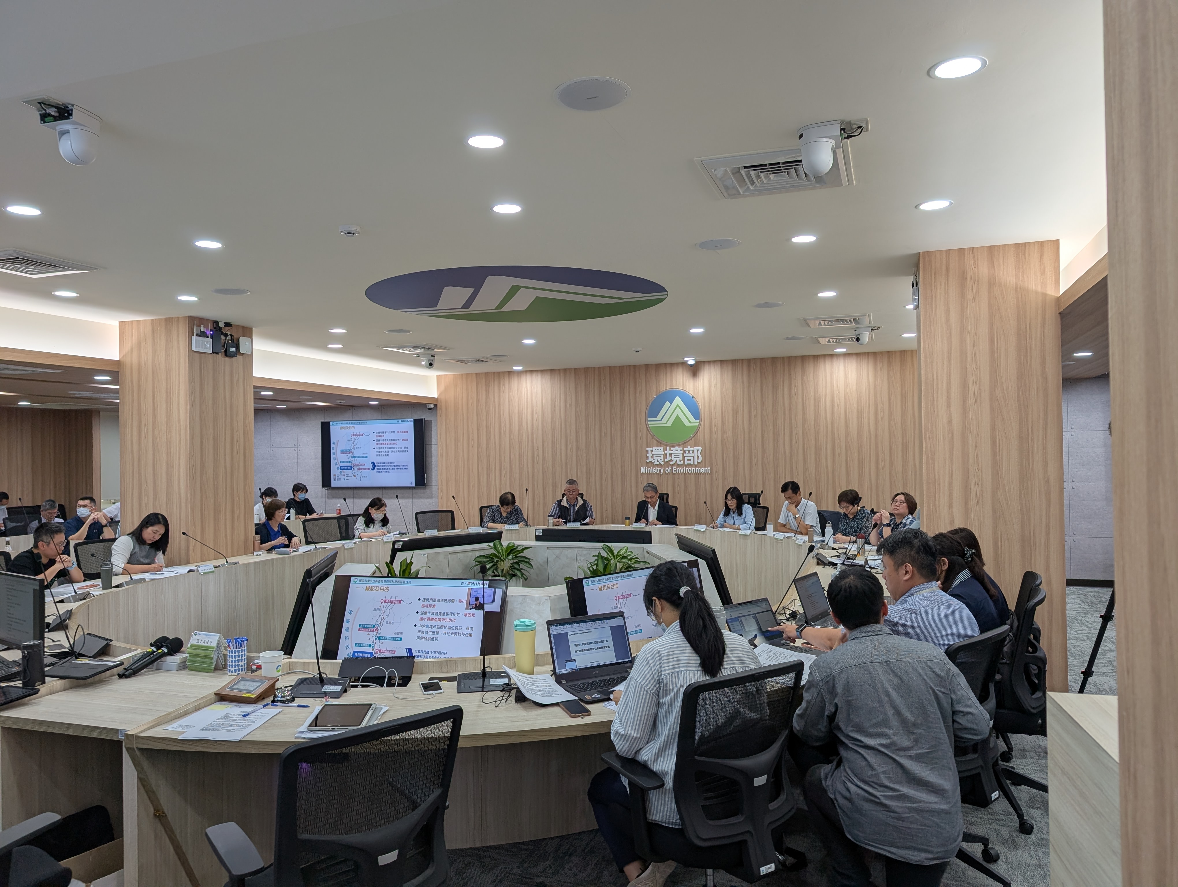 環境部昨（21）日召開「南部科學園區楠梓園區開發計畫」二階環評範疇界定會議。攝影：陳昭宏