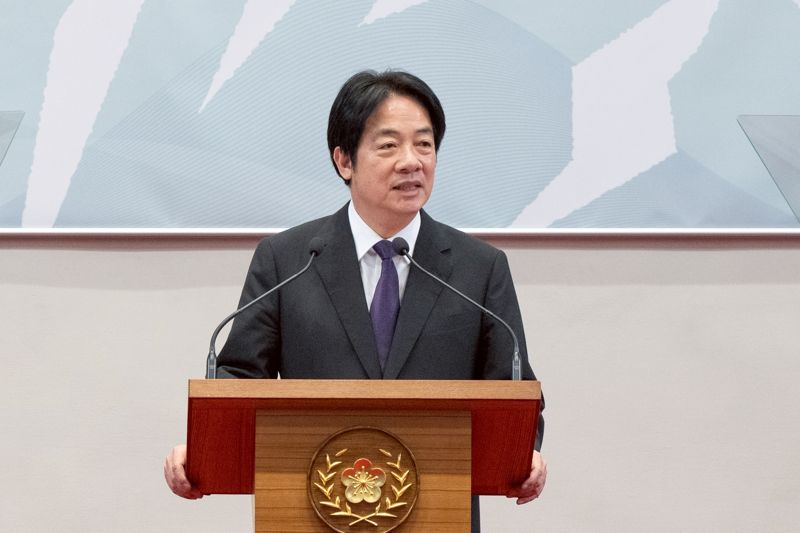 總統府討論美關稅政策影響淨零 氣候變遷委員：採購天然氣不如買電動車