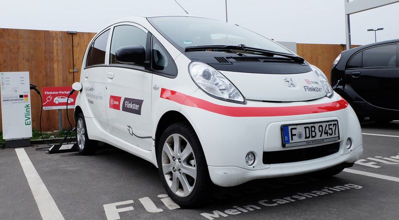 從汽車製造業到IT 專家：未來交通轉型的龍頭是Google