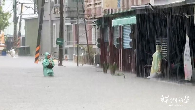 風雨夾擊的試煉！颱風剛走中南部又遇強降雨