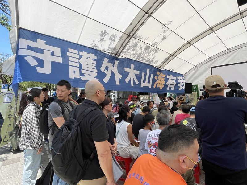 四接環評延續會議還沒開完 委員突換會議室遭批黑箱