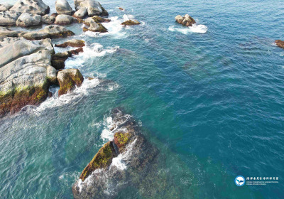 攝於2021年，基隆市望海巷潮境海灣資源保育區空拍照。圖庫分區：海洋保護區與教育宣導／翱翔海洋保護區與生態熱點（空拍系列）